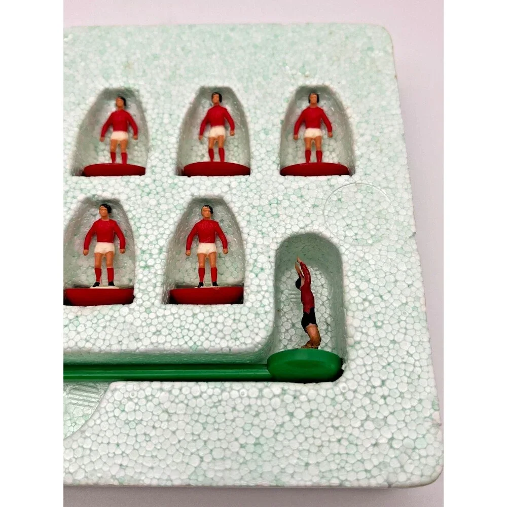 Subbuteo Table Soccer International Ed. Red Team Players Set 11 Pieces 80s VTG